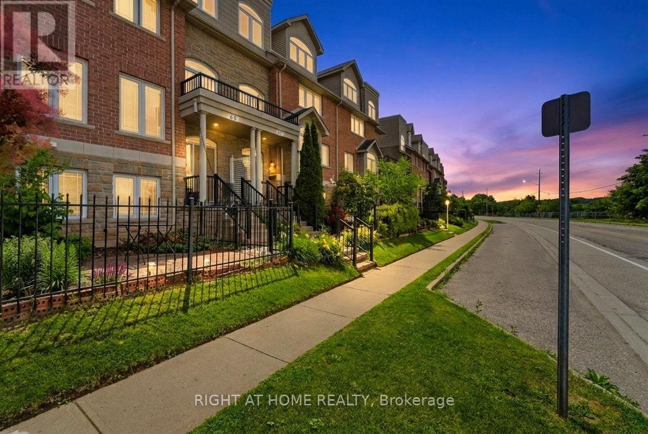 65 Wellington South, Cambridge, ON - Outdoor