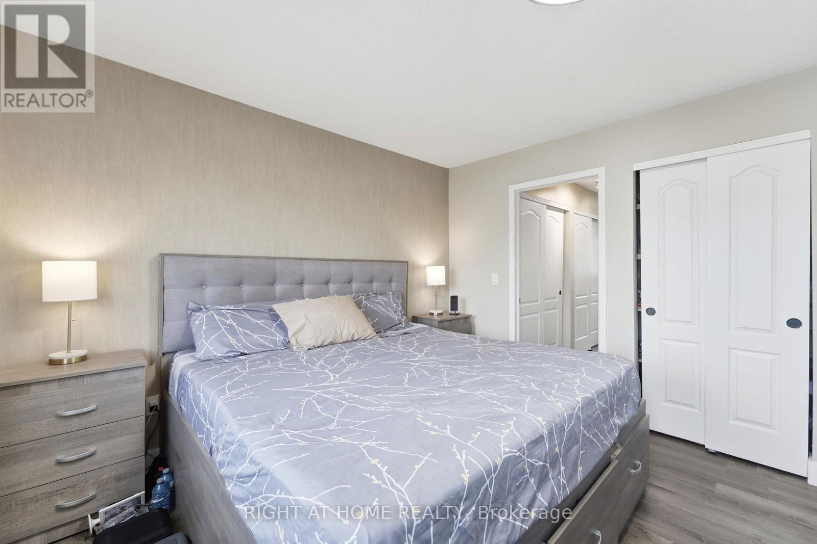 65 Wellington South, Cambridge, ON - Indoor Photo Showing Bedroom