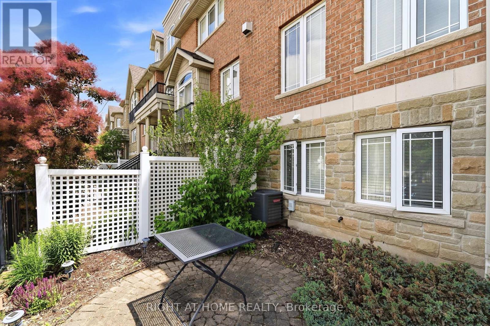 65 Wellington South, Cambridge, ON - Outdoor With Deck Patio Veranda With Exterior