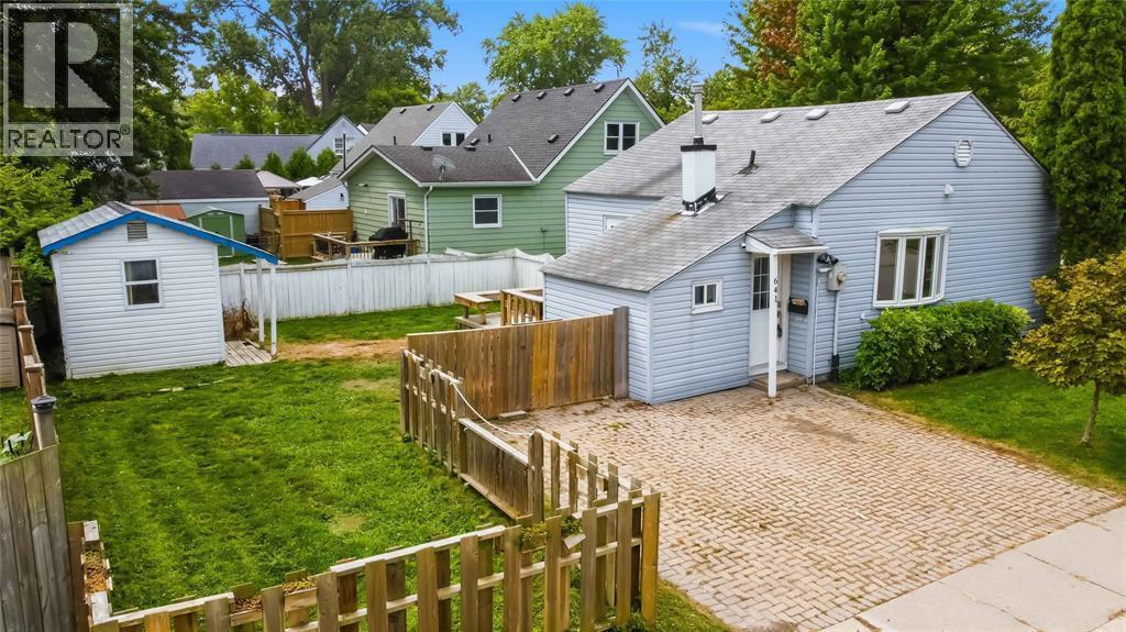 641 Maple Avenue, Sarnia, ON - Outdoor