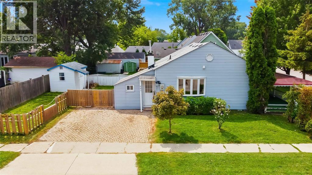 641 Maple Avenue, Sarnia, ON - Outdoor