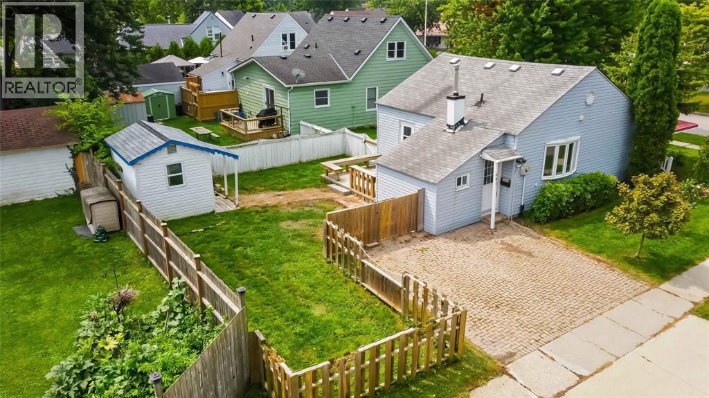 641 Maple Avenue, Sarnia, ON - Outdoor