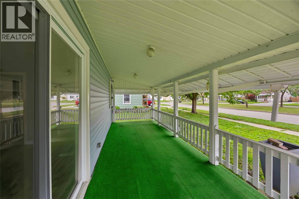 641 Maple Avenue, Sarnia, ON - Outdoor With Exterior