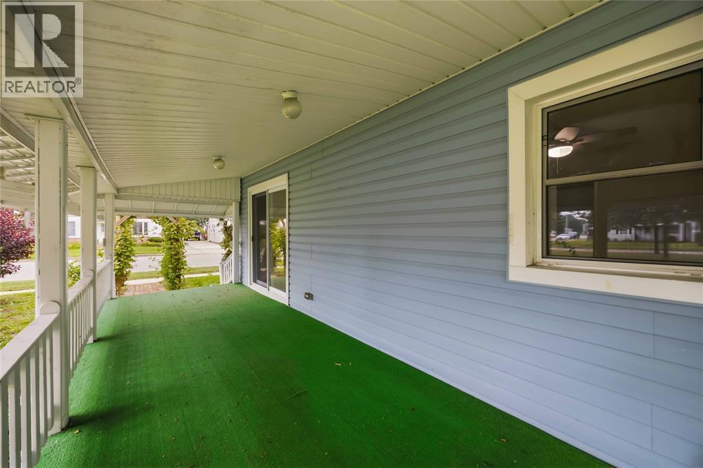 641 Maple Avenue, Sarnia, ON - Outdoor With Deck Patio Veranda With Exterior