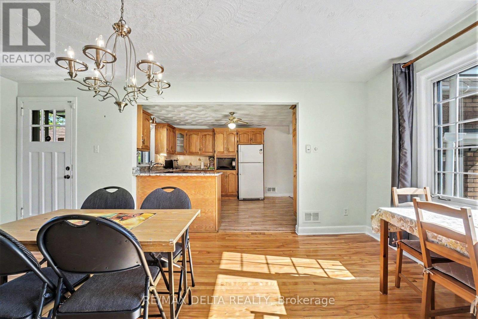 352 Lacasse Avenue, Ottawa, ON - Indoor Photo Showing Dining Room