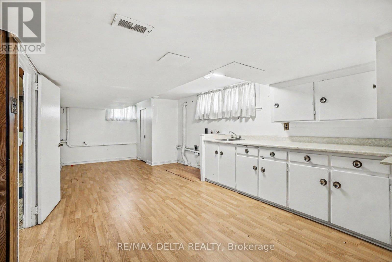 352 Lacasse Avenue, Ottawa, ON - Indoor
