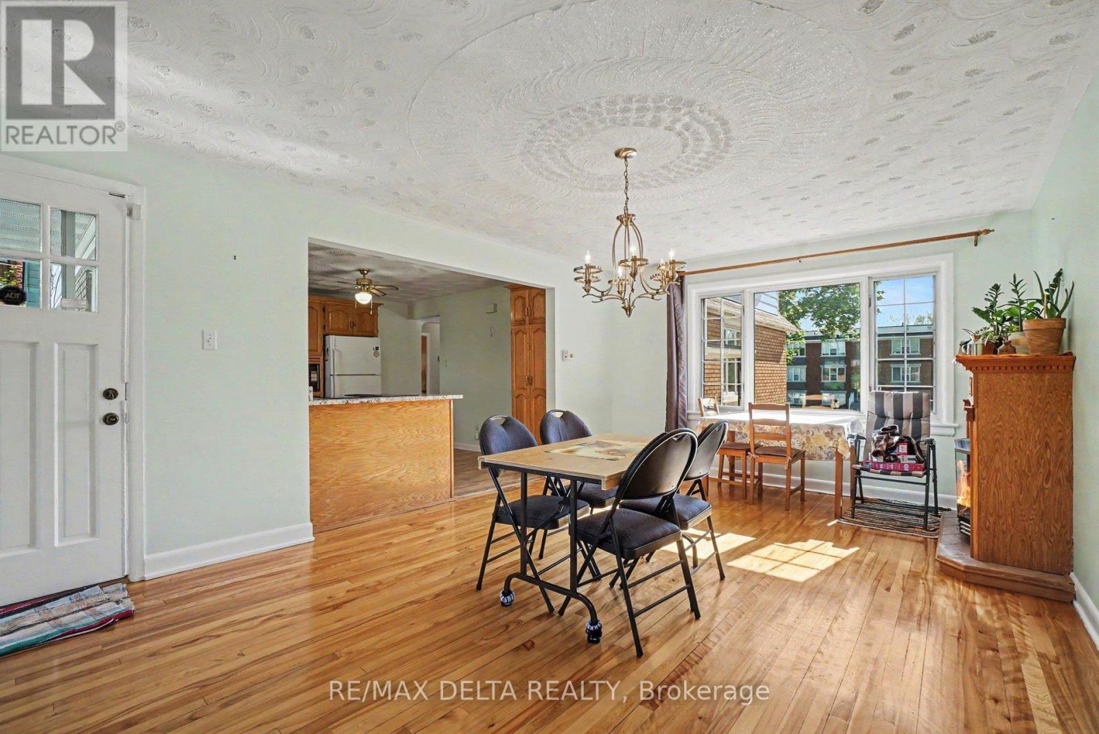 352 Lacasse Avenue, Ottawa, ON - Indoor Photo Showing Other Room