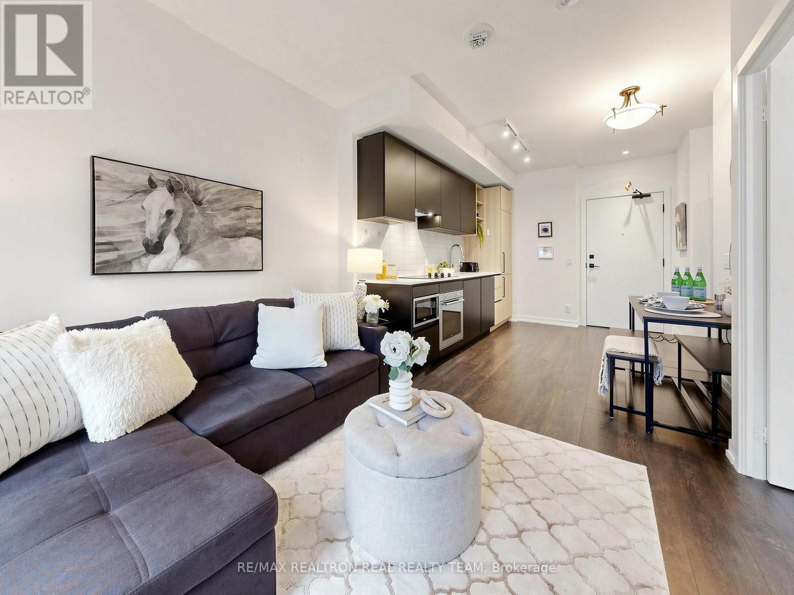 2807 - 55 Mercer Street, Toronto, ON - Indoor Photo Showing Living Room