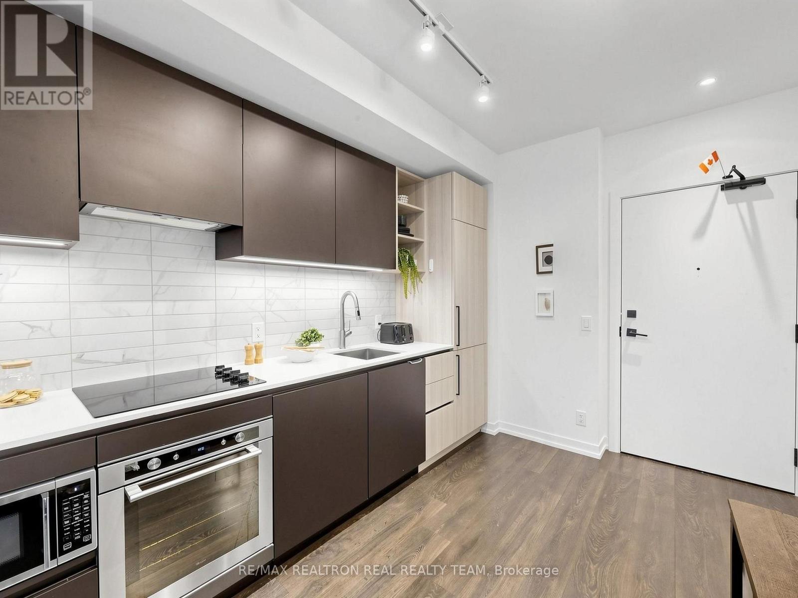 2807 - 55 Mercer Street, Toronto, ON - Indoor Photo Showing Kitchen With Upgraded Kitchen