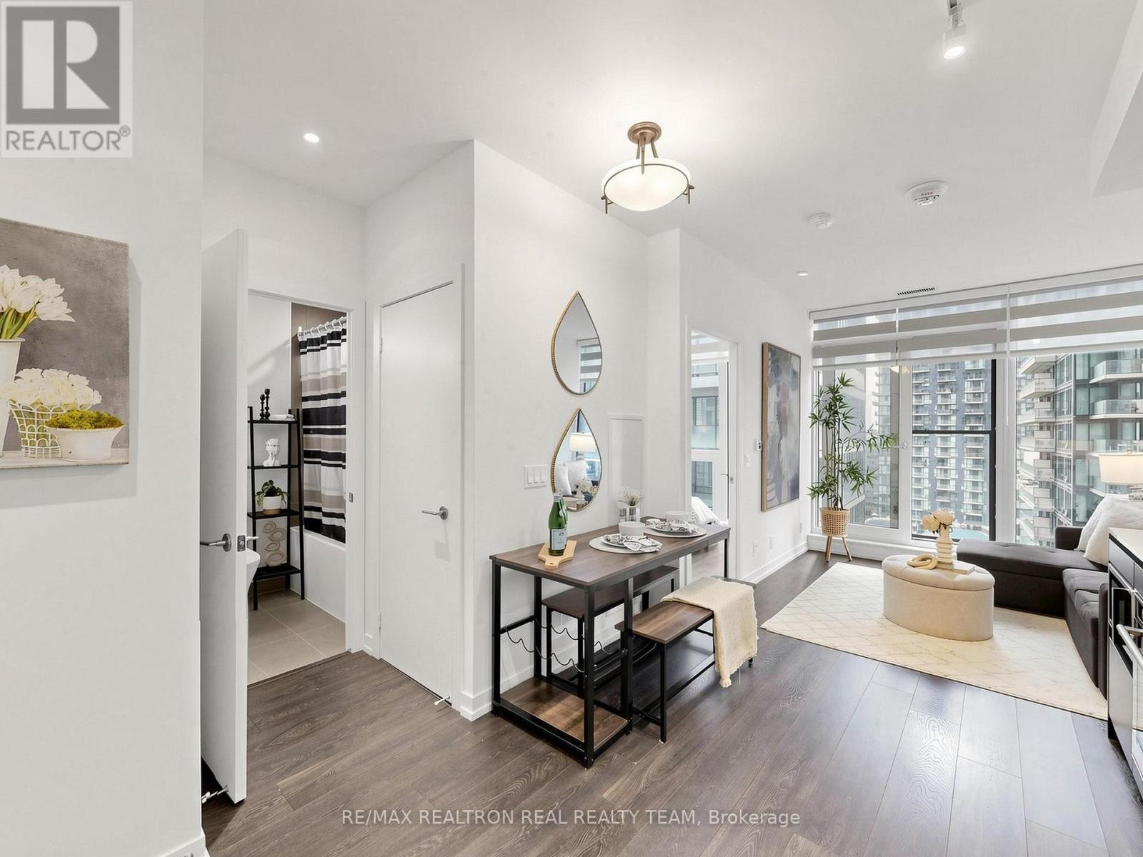 2807 - 55 Mercer Street, Toronto, ON - Indoor