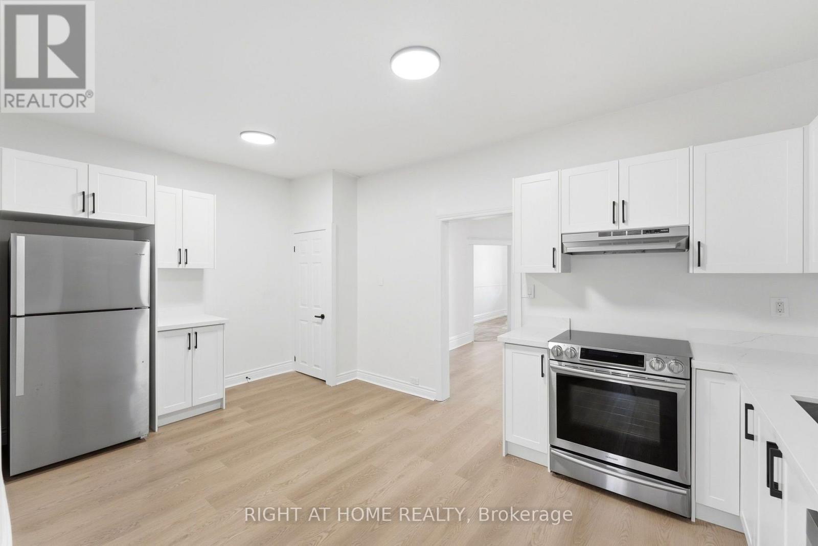 522 Cannon Street E, Hamilton, ON - Indoor Photo Showing Kitchen