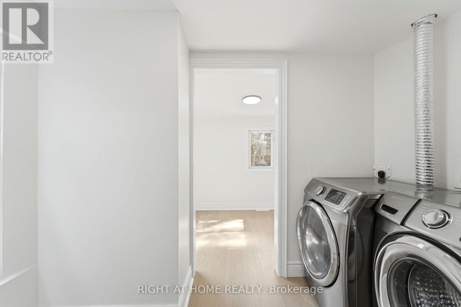 522 Cannon Street E, Hamilton, ON - Indoor Photo Showing Laundry Room