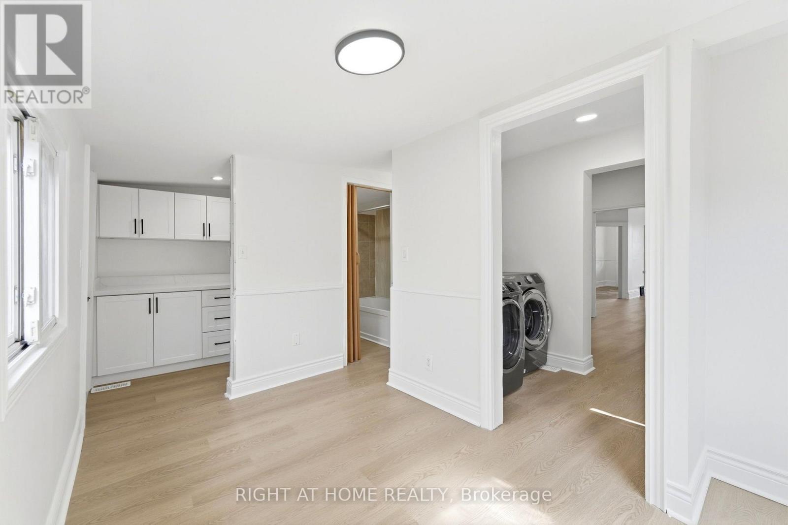 522 Cannon Street E, Hamilton, ON - Indoor Photo Showing Other Room