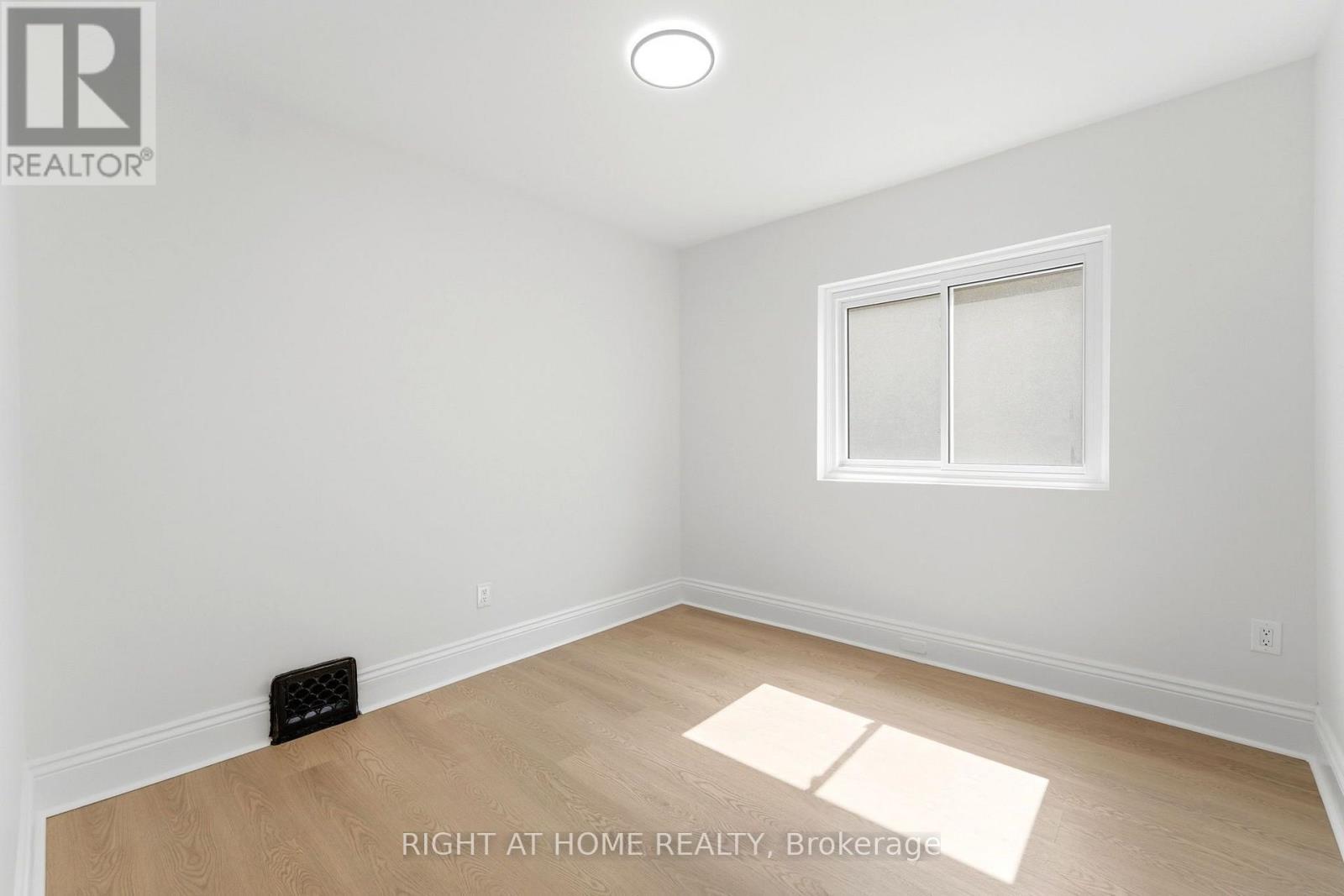 522 Cannon Street E, Hamilton, ON - Indoor Photo Showing Other Room