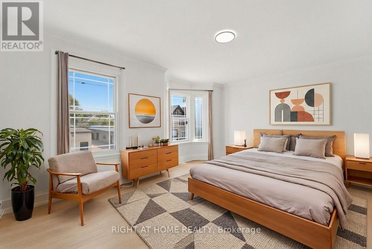 522 Cannon Street E, Hamilton, ON - Indoor Photo Showing Bedroom