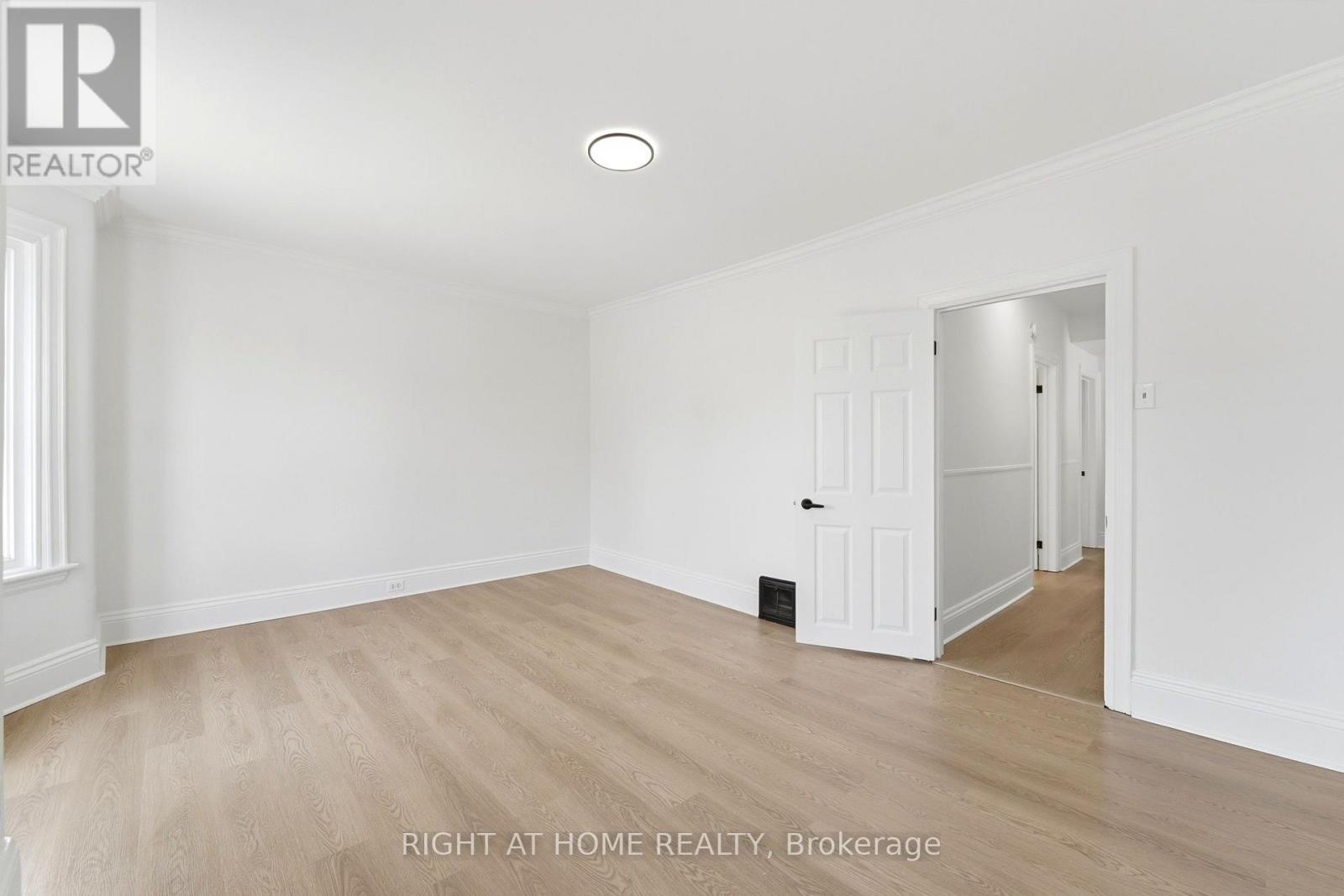 522 Cannon Street E, Hamilton, ON - Indoor Photo Showing Other Room