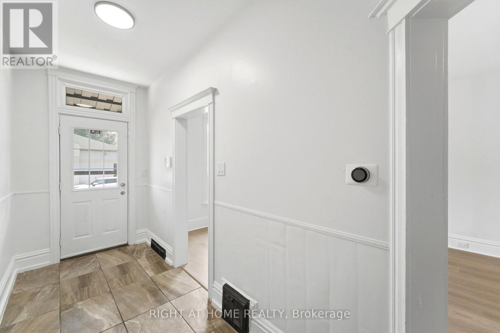 522 Cannon Street E, Hamilton, ON - Indoor Photo Showing Other Room