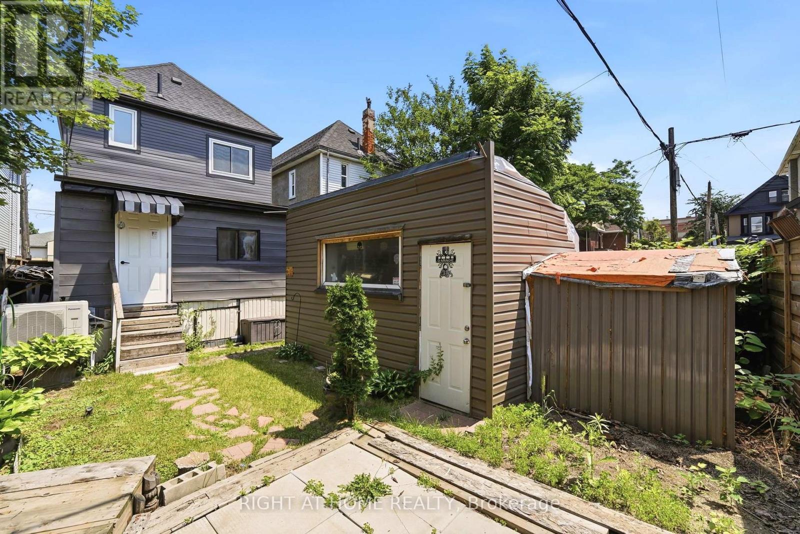 522 Cannon Street E, Hamilton, ON - Outdoor