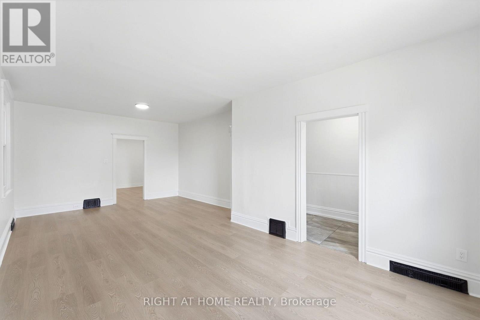 522 Cannon Street E, Hamilton, ON - Indoor Photo Showing Other Room