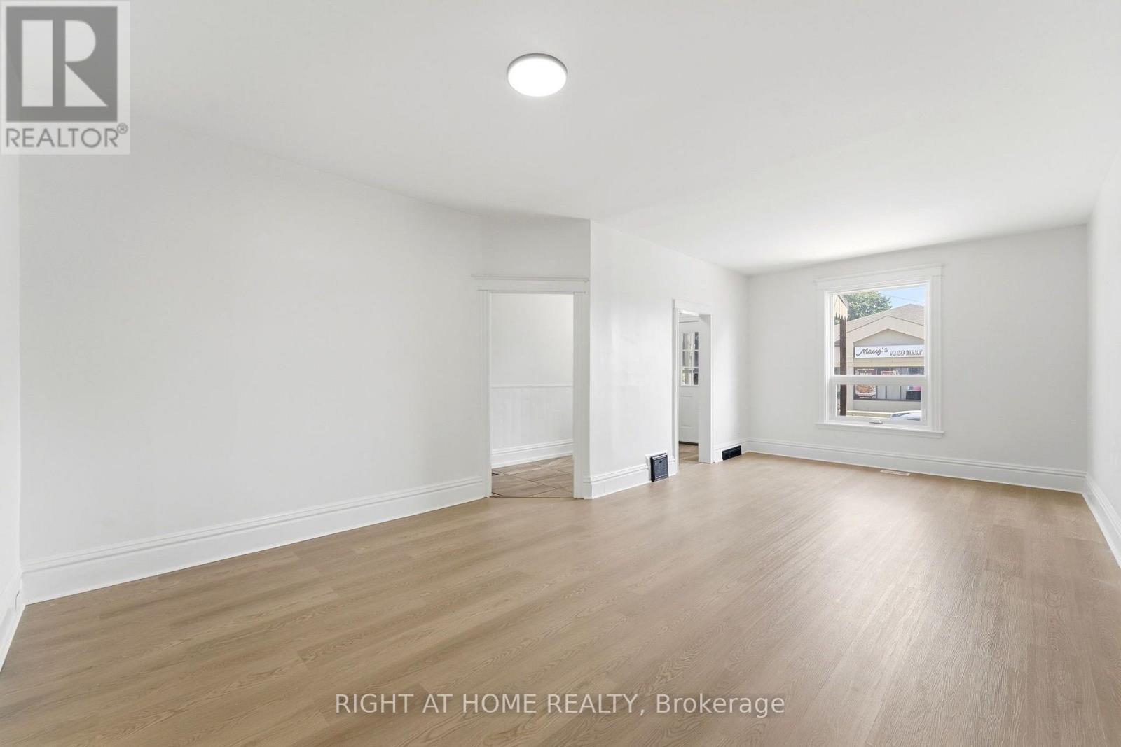 522 Cannon Street E, Hamilton, ON - Indoor Photo Showing Other Room