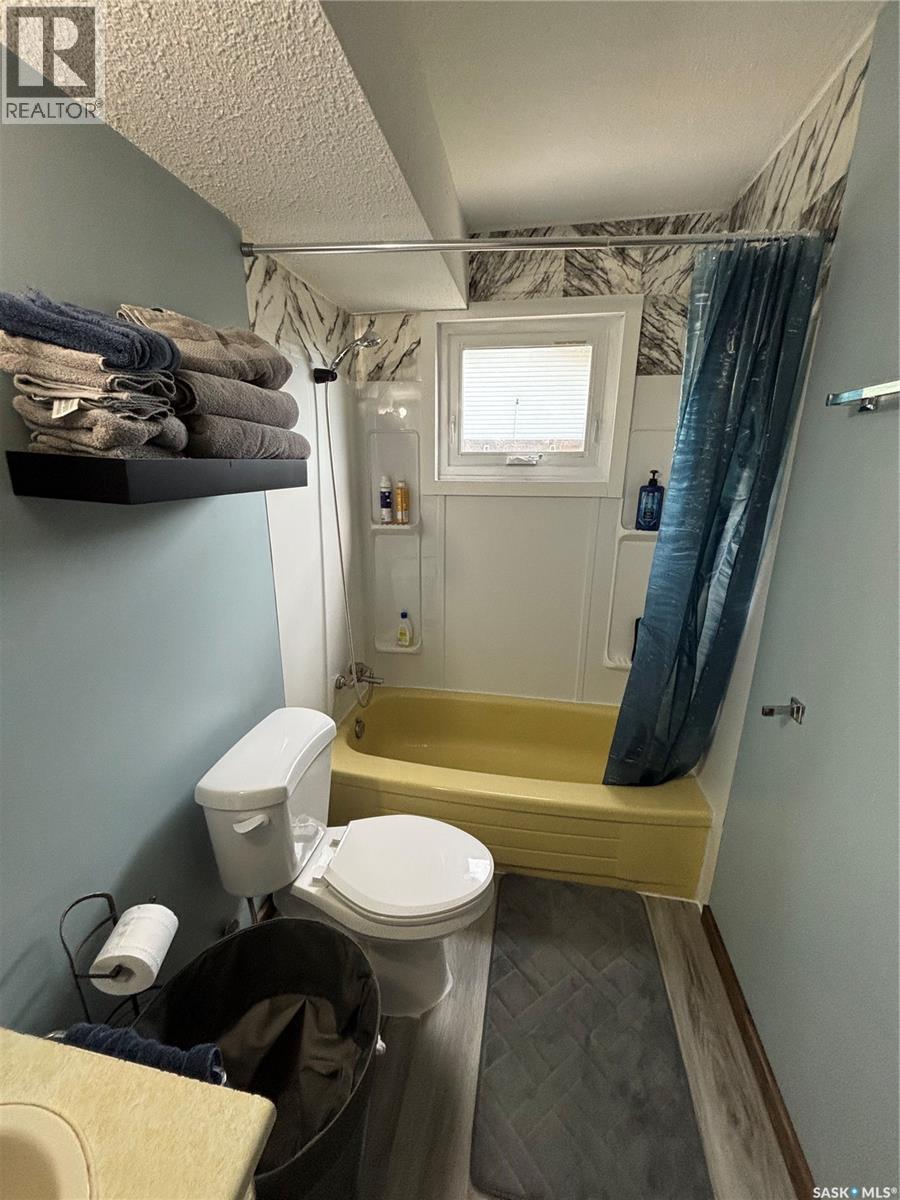 114 Saskatchewan Crescent, Kinistino, SK - Indoor