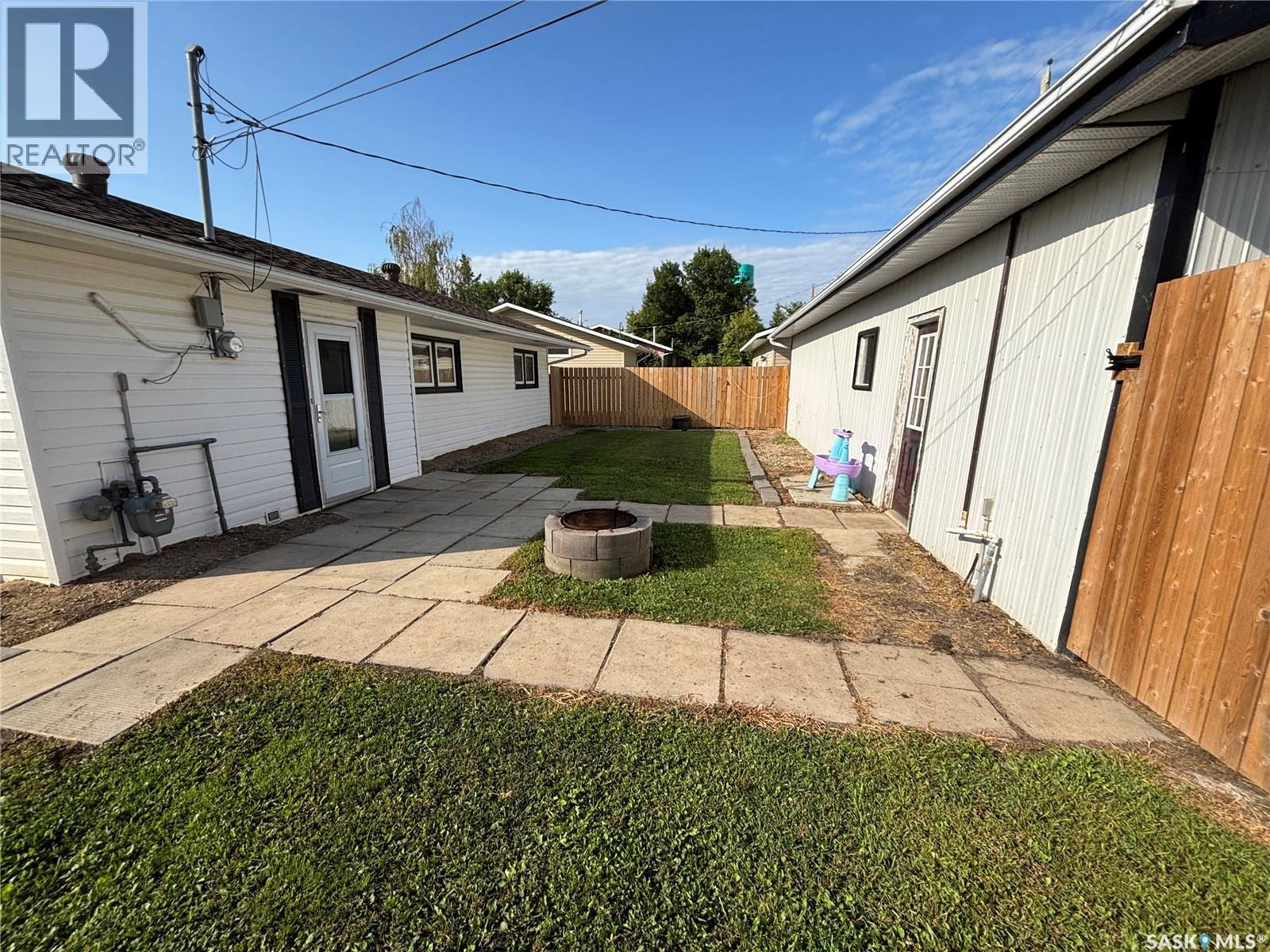 114 Saskatchewan Crescent, Kinistino, SK - Outdoor With Exterior