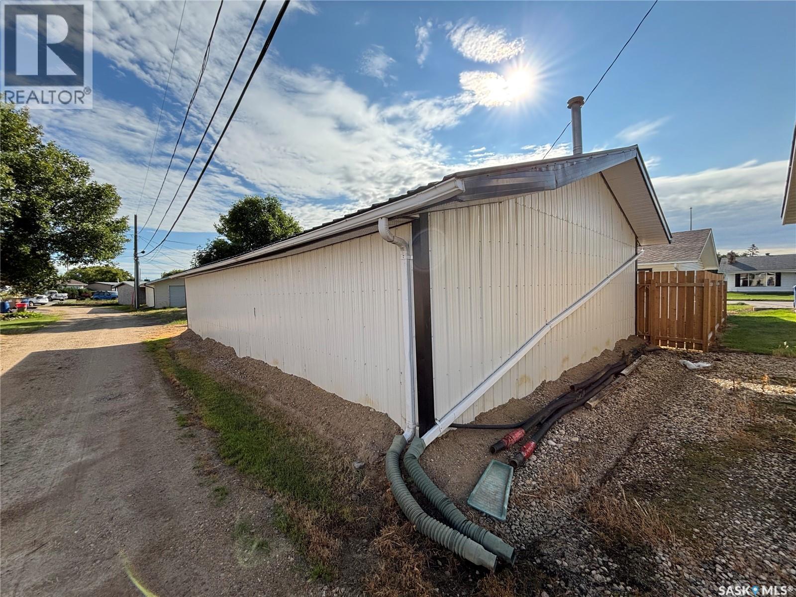 114 Saskatchewan Crescent, Kinistino, SK - Outdoor