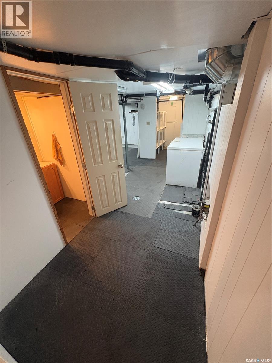 511 Road Avenue E, Langenburg, SK - Indoor Photo Showing Other Room