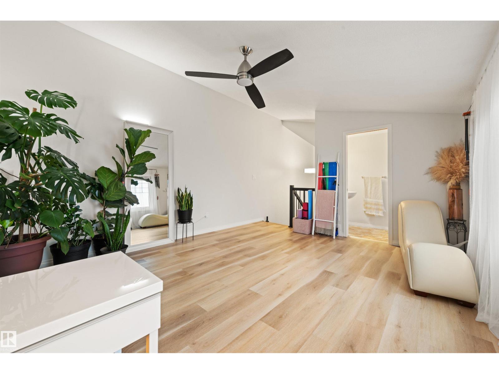 12425 111 Av Nw, Edmonton, AB - Indoor