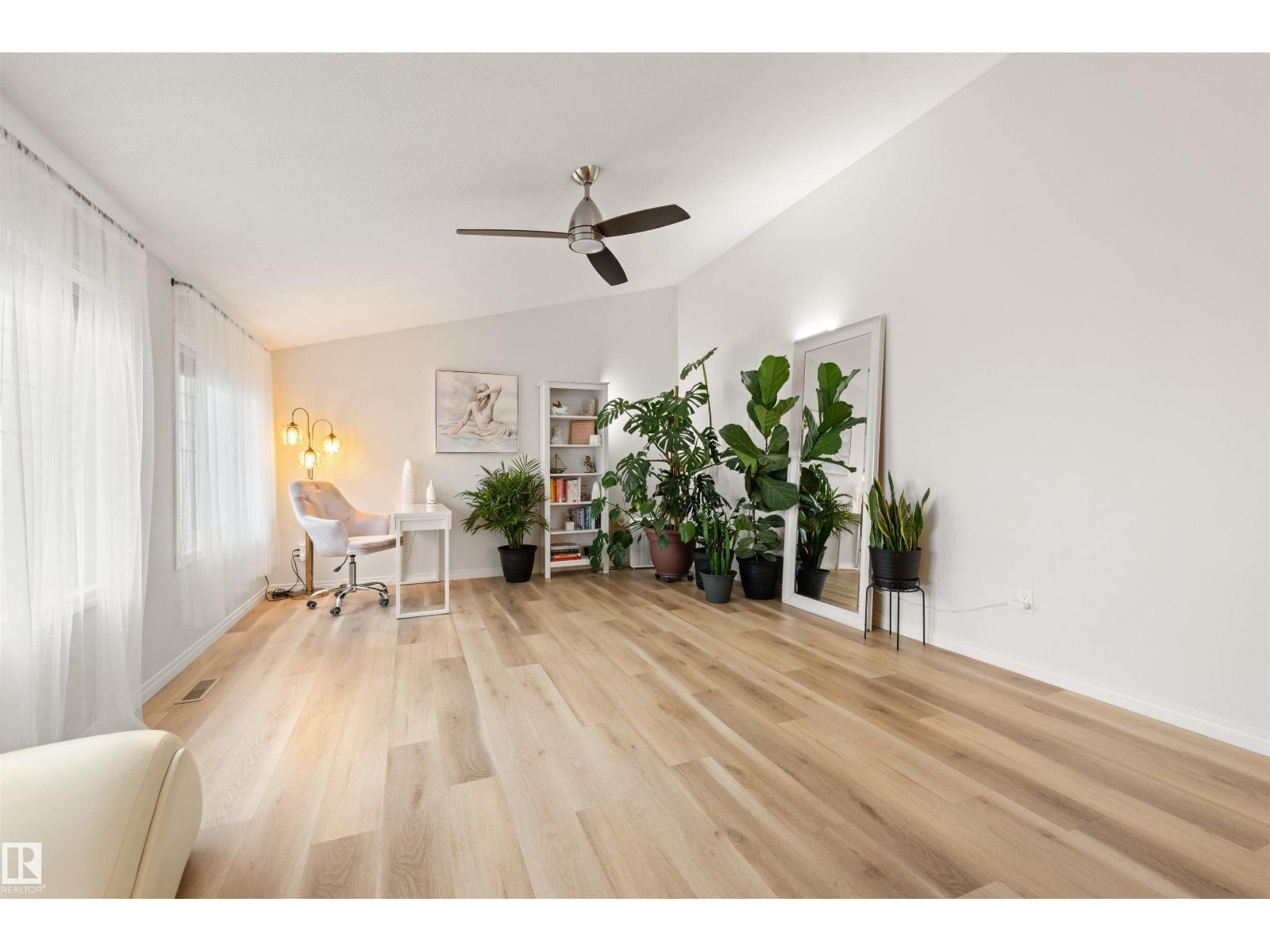 12425 111 Av Nw, Edmonton, AB - Indoor