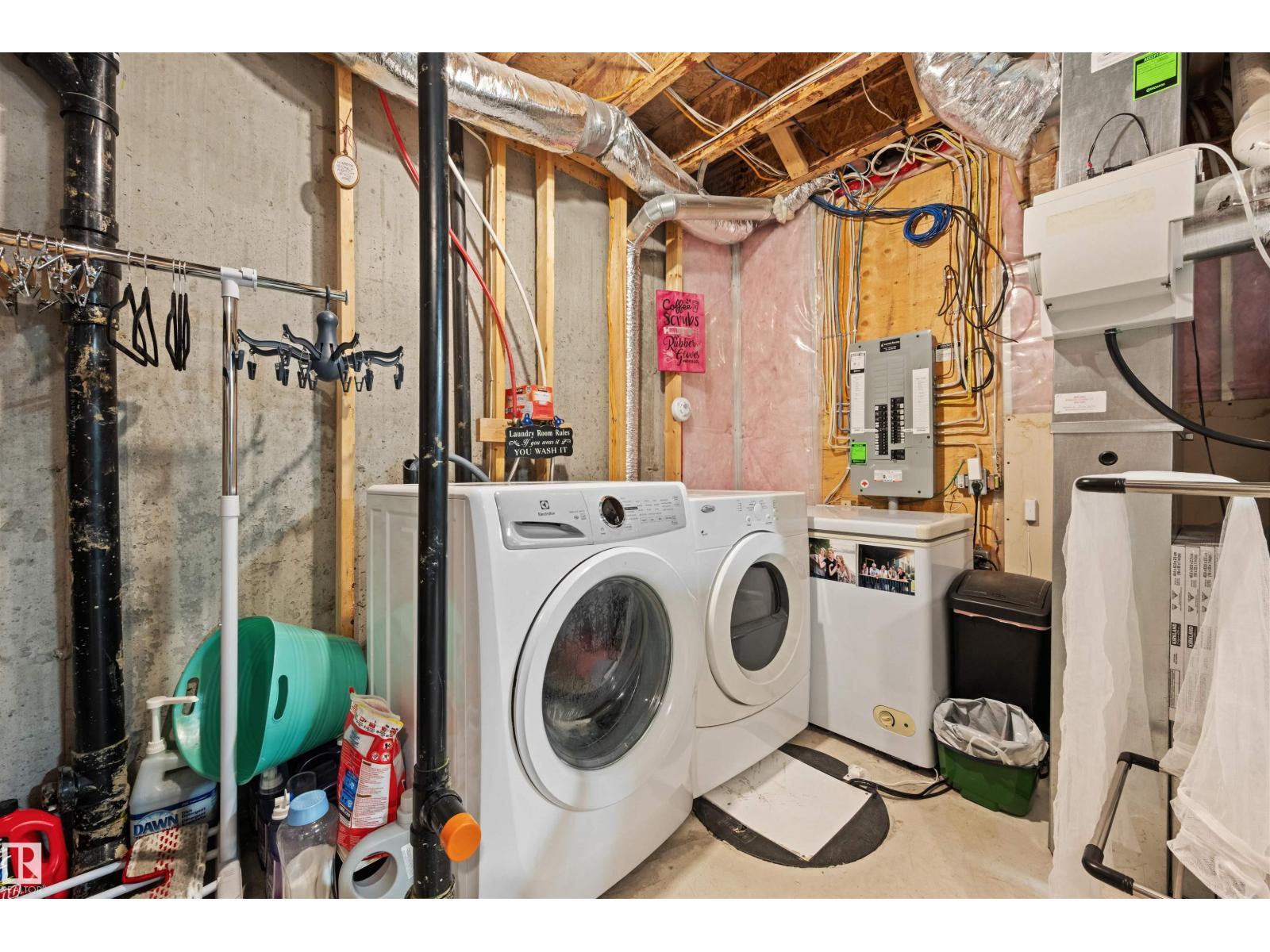 12425 111 Av Nw, Edmonton, AB - Indoor Photo Showing Laundry Room
