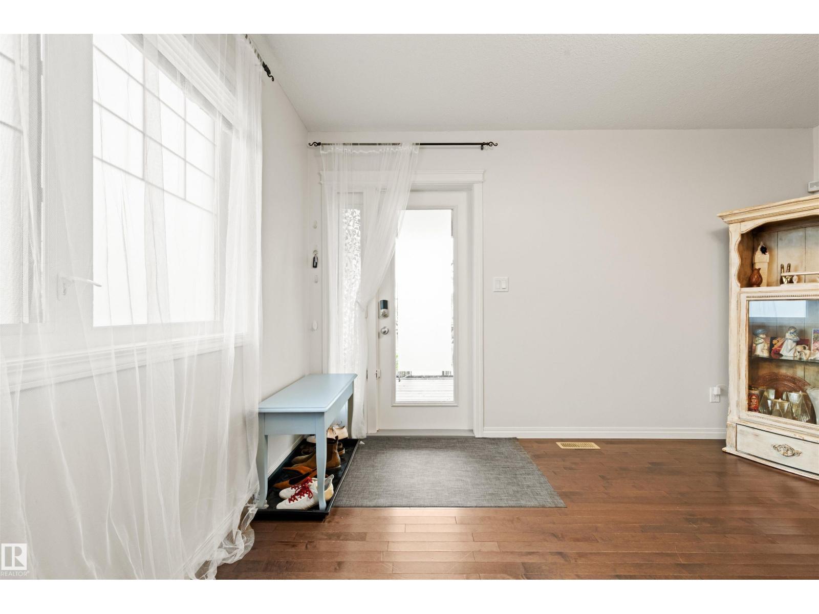 12425 111 Av Nw, Edmonton, AB - Indoor Photo Showing Other Room