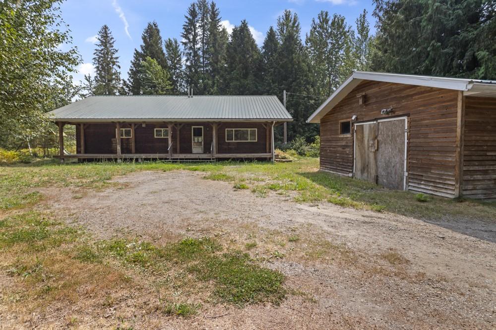 122 Silvercrest Road, Kitchener, BC - Outdoor With Deck Patio Veranda