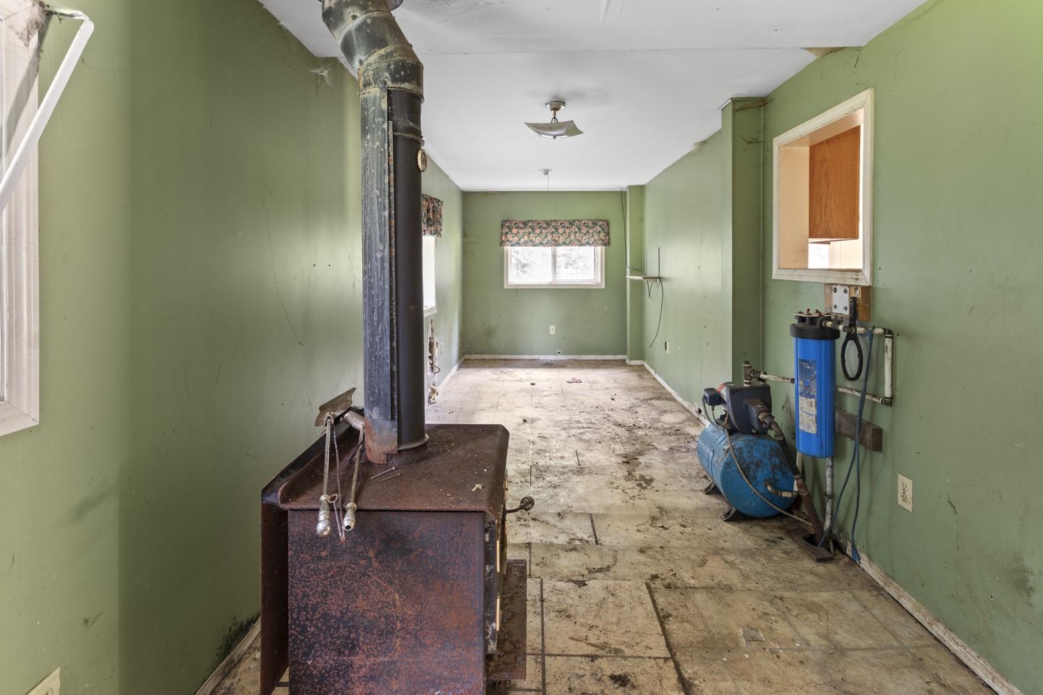 122 Silvercrest Road, Kitchener, BC - Indoor Photo Showing Other Room