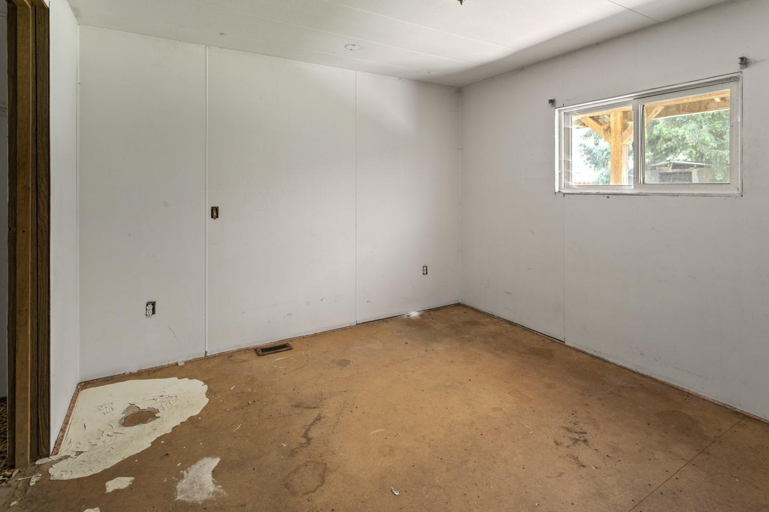 122 Silvercrest Road, Kitchener, BC - Indoor Photo Showing Other Room