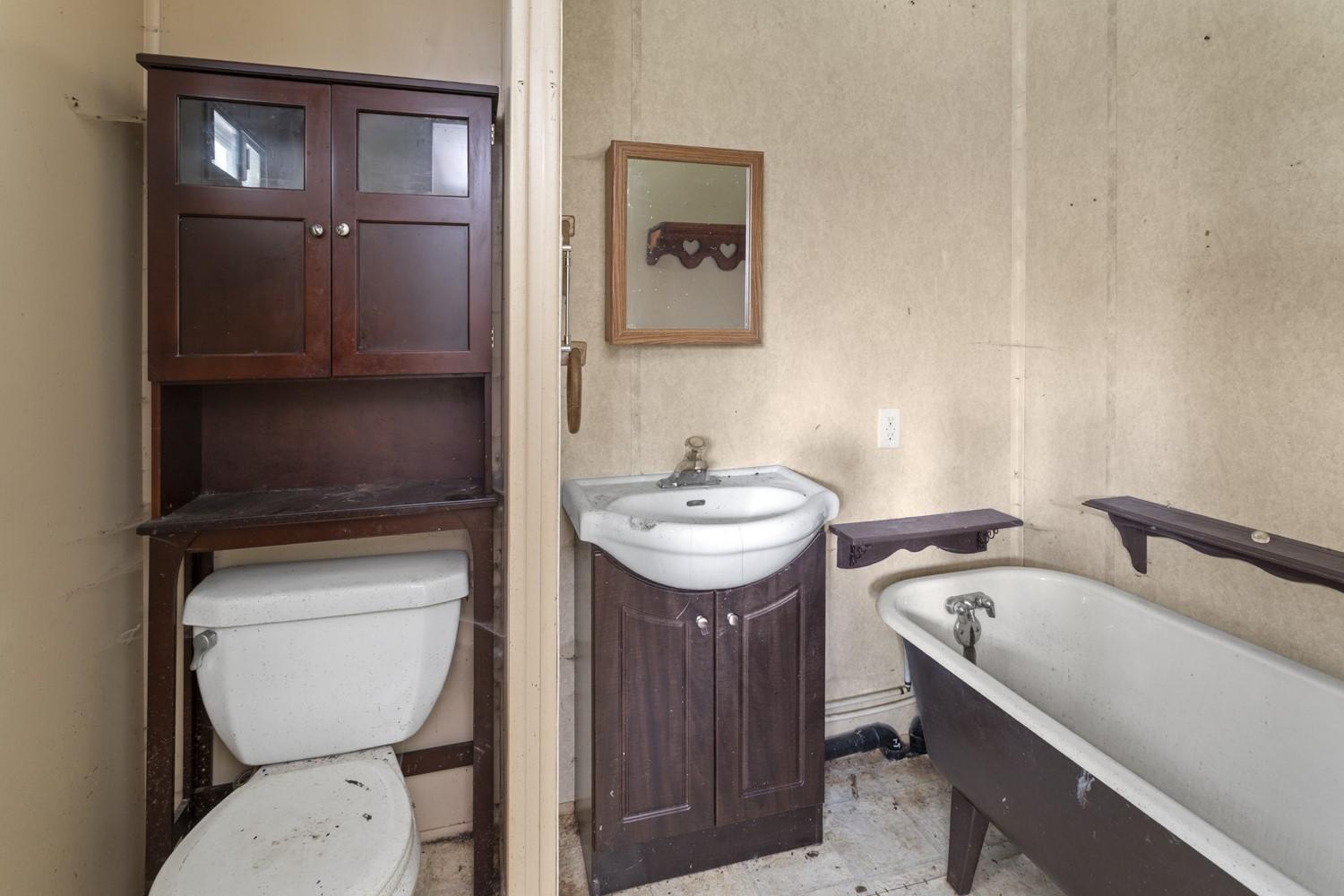 122 Silvercrest Road, Kitchener, BC - Indoor Photo Showing Bathroom