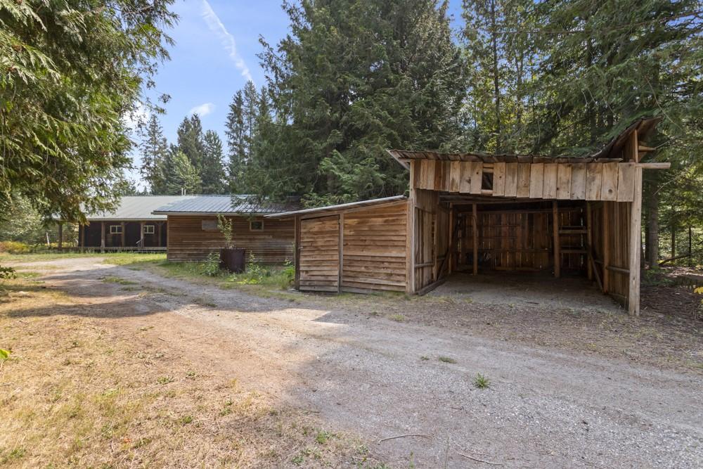 122 Silvercrest Road, Kitchener, BC - Outdoor