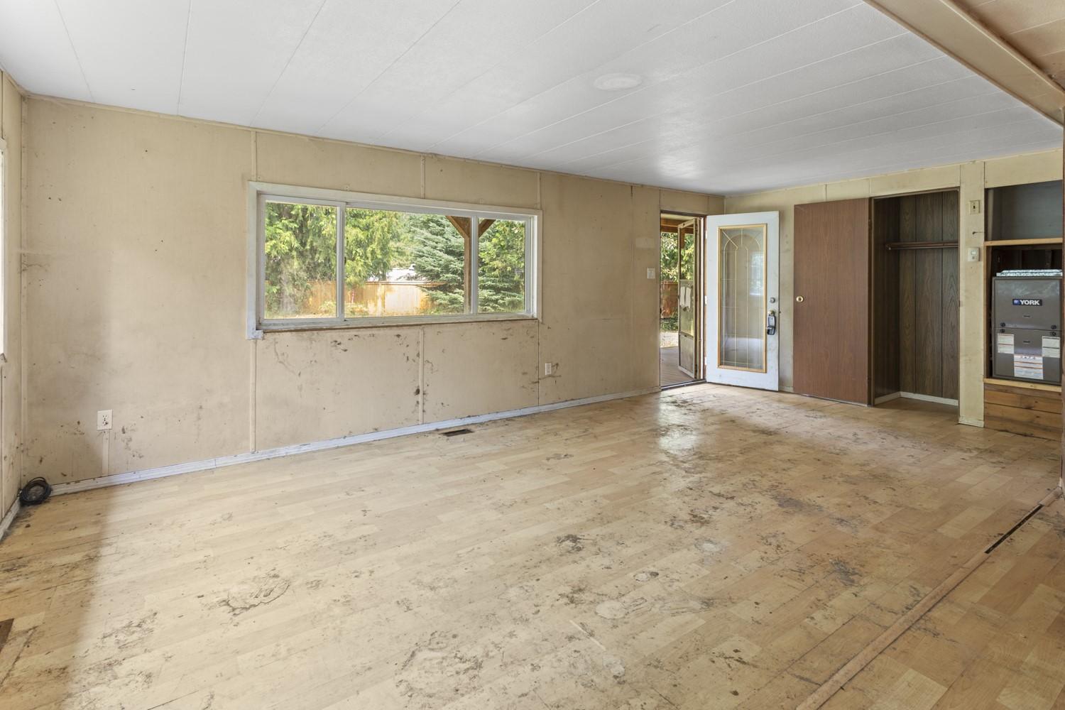 122 Silvercrest Road, Kitchener, BC - Indoor Photo Showing Other Room