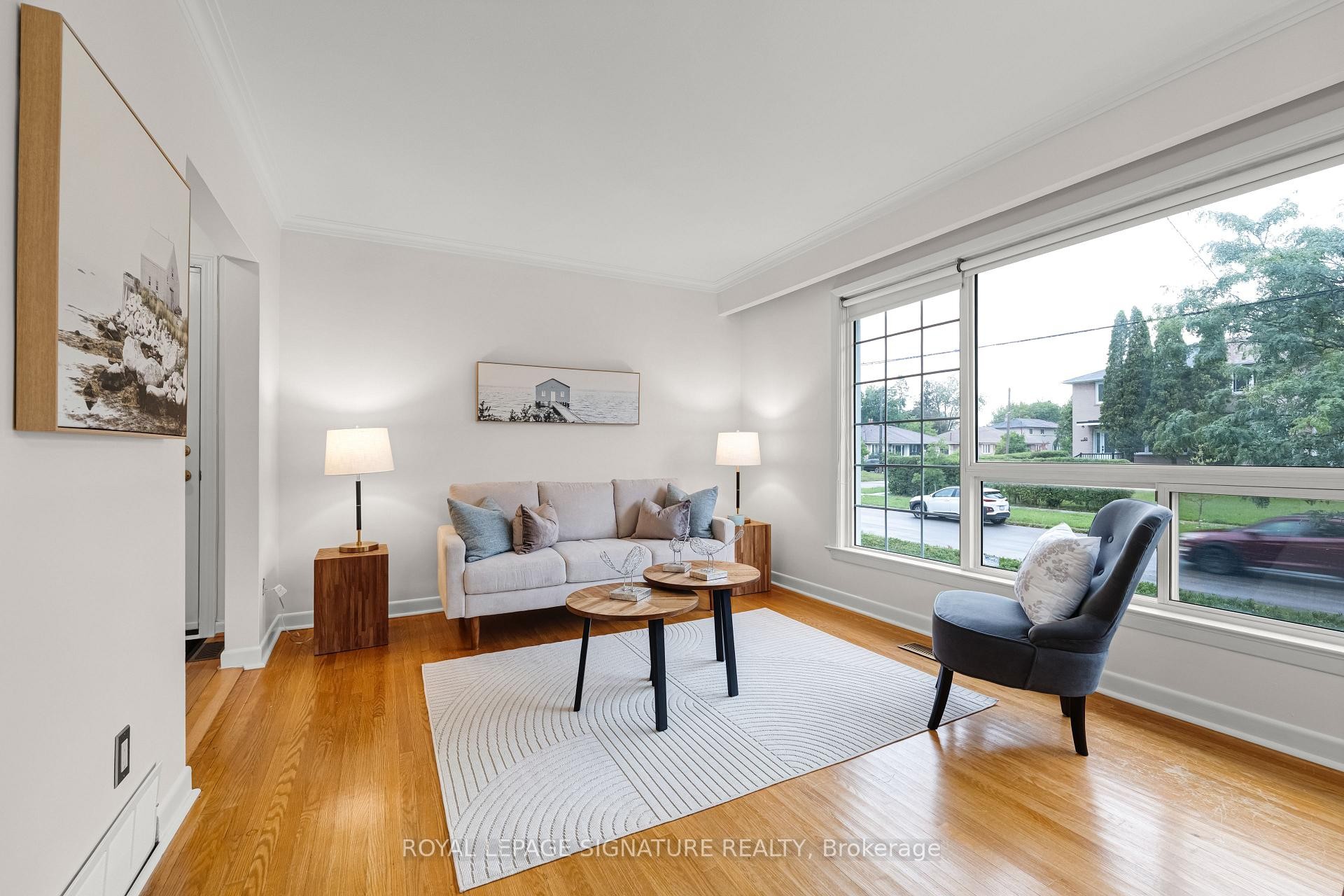 50 Celeste Drive, Toronto, ON - Indoor Photo Showing Living Room