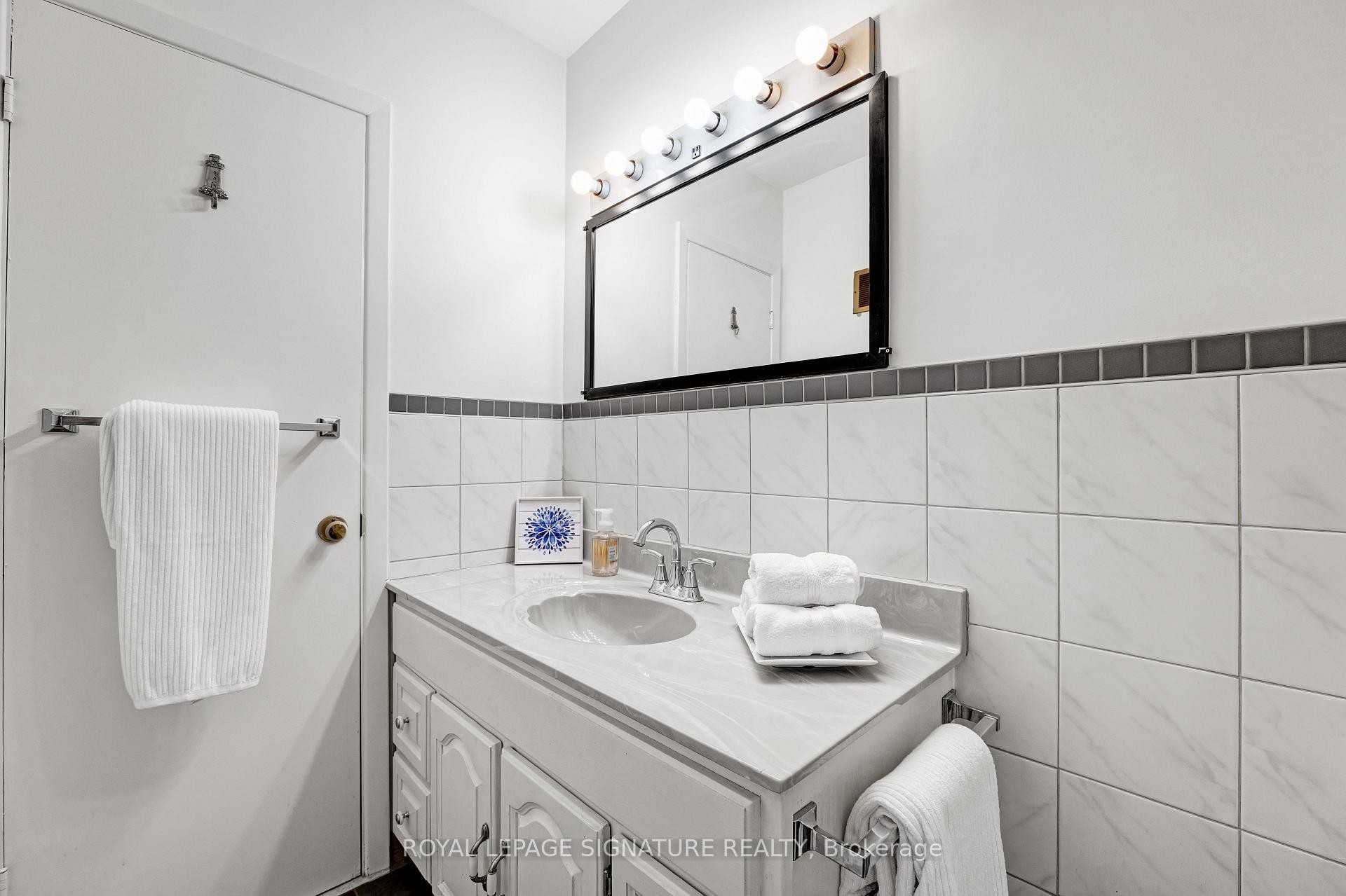 50 Celeste Drive, Toronto, ON - Indoor Photo Showing Bathroom