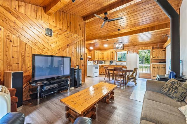 46 Ash St, Great Falls, MB - Indoor Photo Showing Living Room