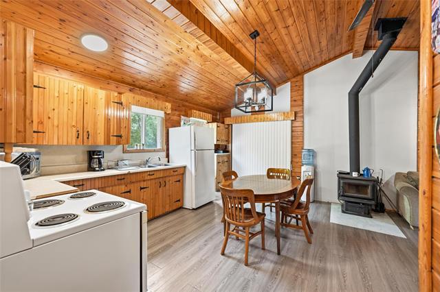 46 Ash St, Great Falls, MB - Indoor Photo Showing Other Room