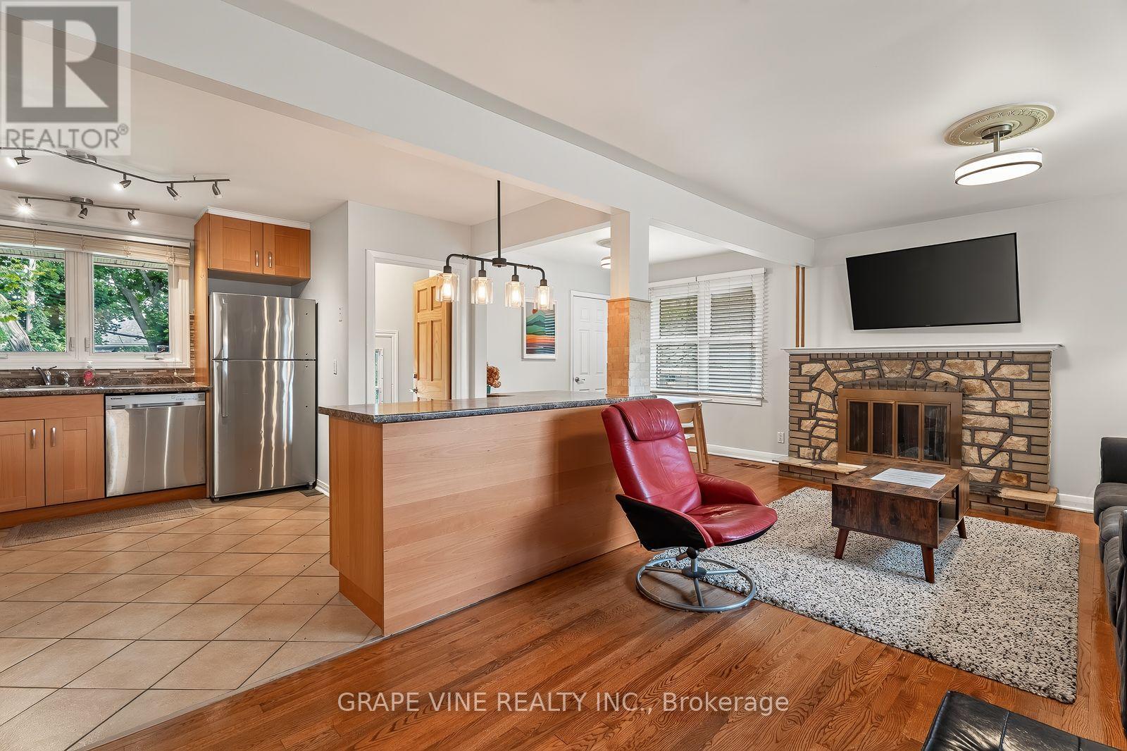 125 Norice Street, Ottawa, ON - Indoor With Fireplace