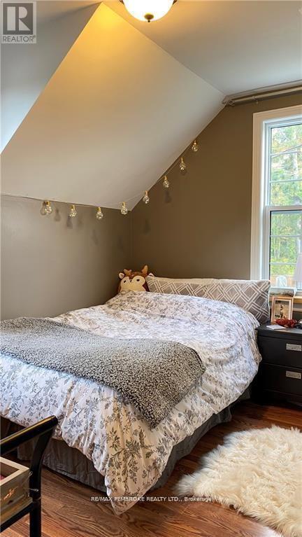 16 Wolfe Avenue, Deep River, ON - Indoor Photo Showing Bedroom