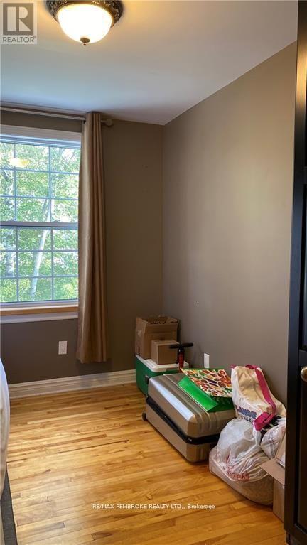 16 Wolfe Avenue, Deep River, ON - Indoor Photo Showing Bedroom