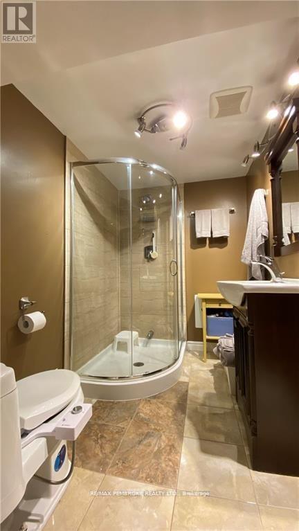 16 Wolfe Avenue, Deep River, ON - Indoor Photo Showing Bathroom