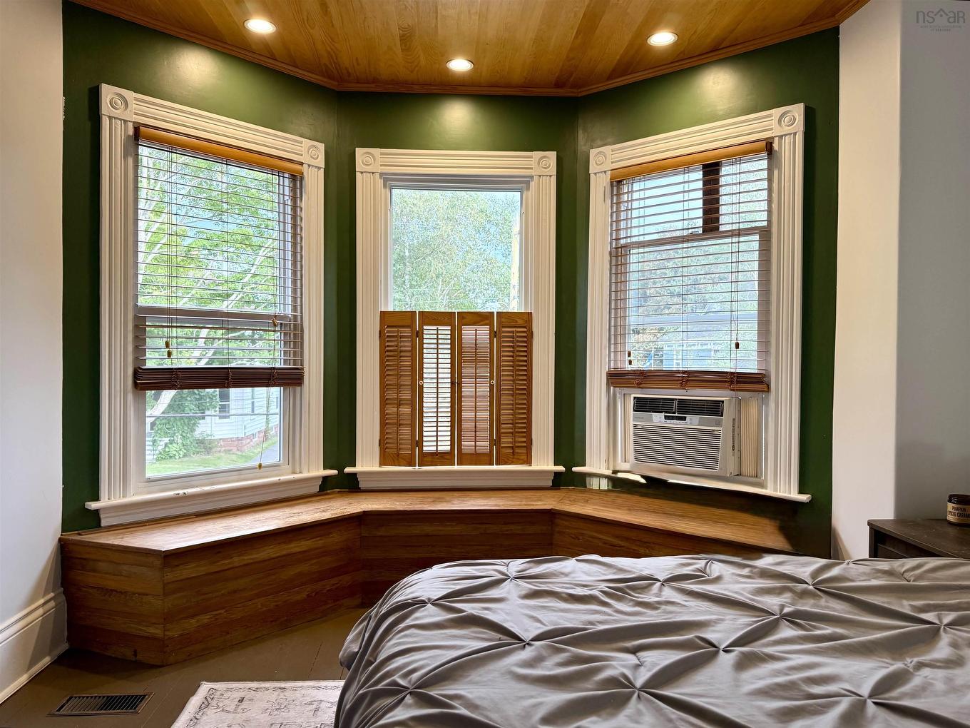 20 Agnew Street, Amherst, NS - Indoor Photo Showing Bedroom