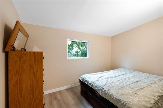 326 Alfred Ave, Winnipeg, MB - Indoor Photo Showing Bedroom