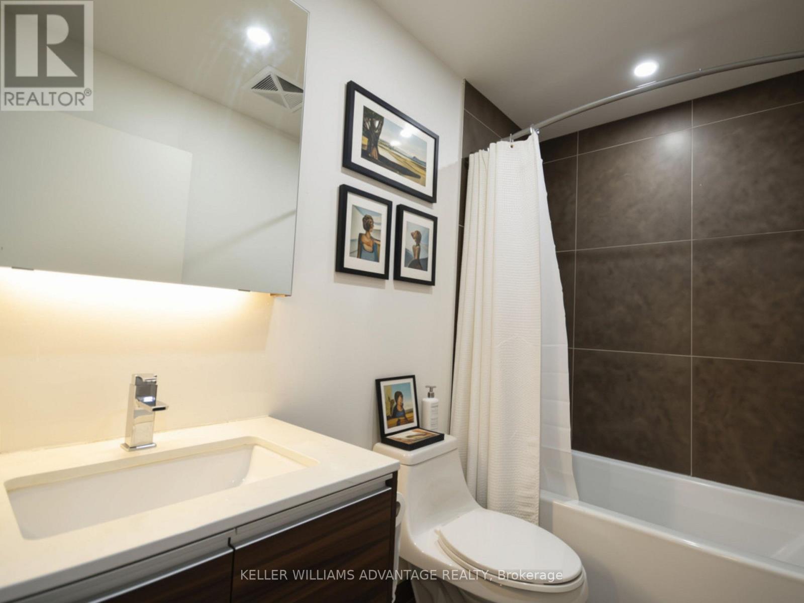 610 - 20 Minowan Miikan Lane, Toronto, ON - Indoor Photo Showing Bathroom