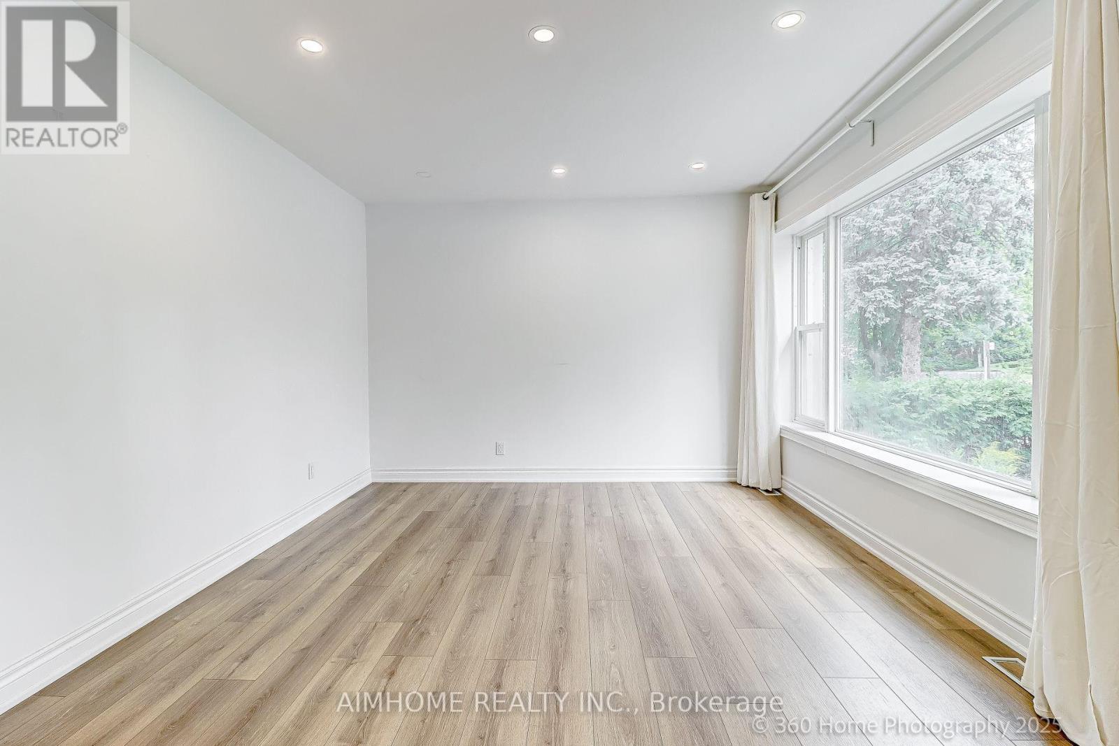 108 Steeles Avenue E, Markham, ON